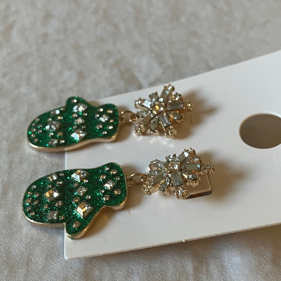 GAP: Green/Gold Tone Mitten  Earrings- Snowflakes- Christmas - Picture 8 of 13